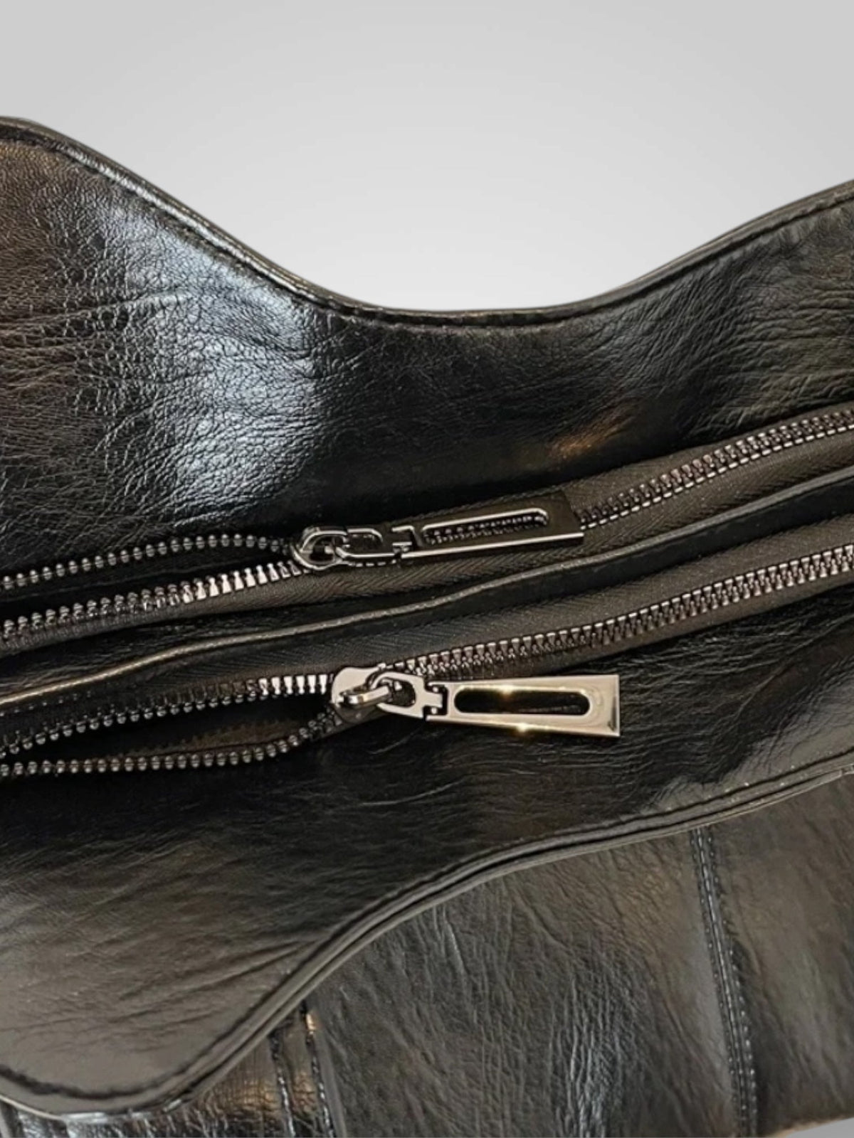 Damen-Schultertasche aus Leder mit mehreren Fächern | Hellbraune lässige elegante Alltagshandtasche mit Reißverschluss | Tasche für Smart Casual, Alltag und Ausgehen