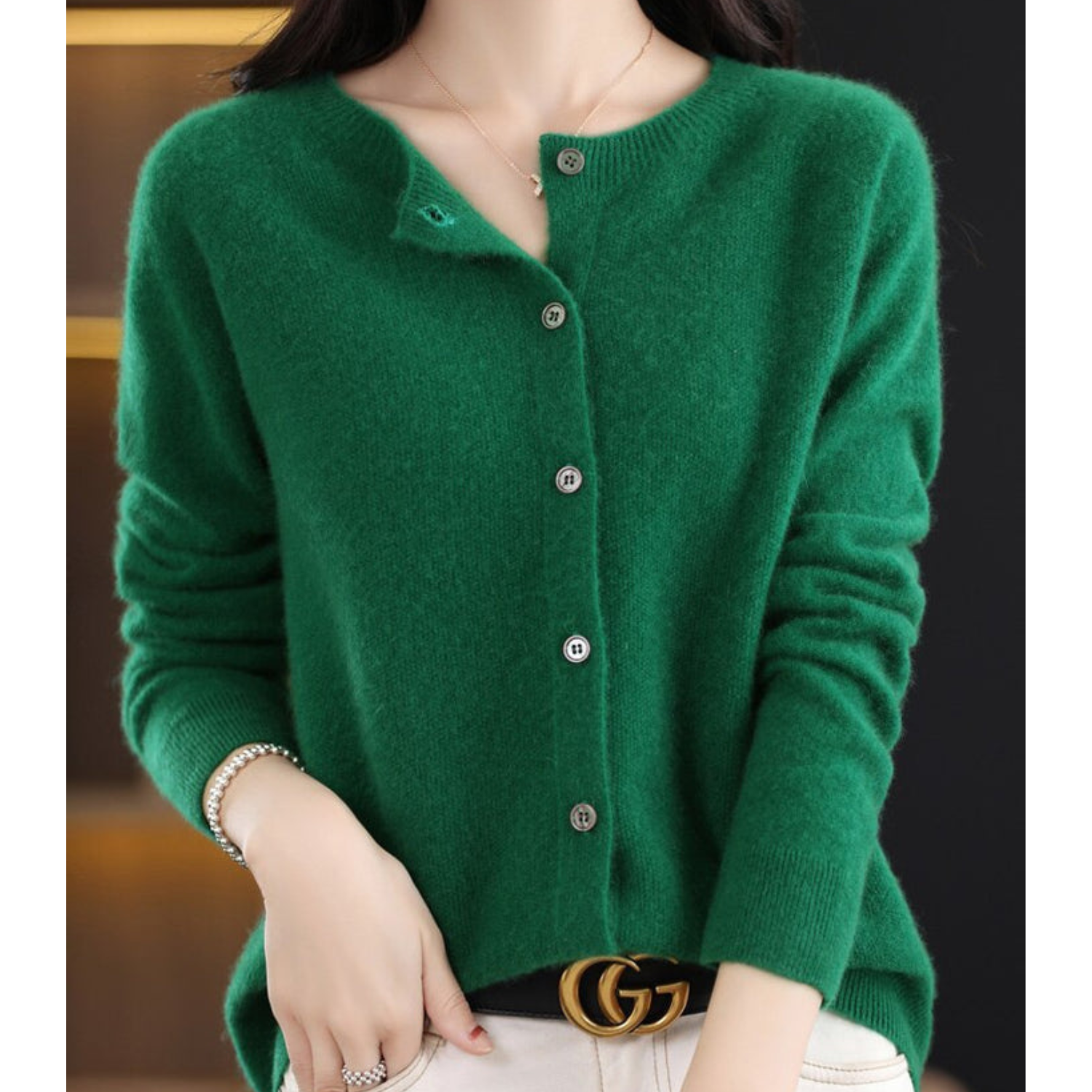 Rundhals Cardigan Dame – Blød Striktrøje med Knapdetaljer