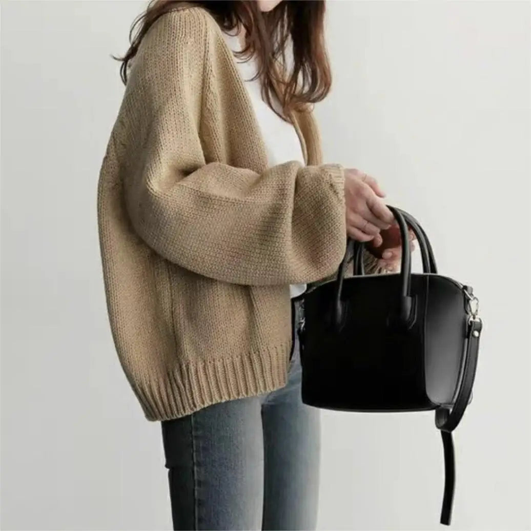 Strik Cardigan Dame – Beige Lounge Cardigan med Oversized Ærmer
