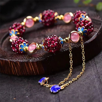 Damen-Armband mit granatfarbenen Beerenperlen | Edelsteine, Türkis und goldfarbene Kette, lässiges Alltagsarmband | Lässiges Schmuckaccessoire zum Ausgehen