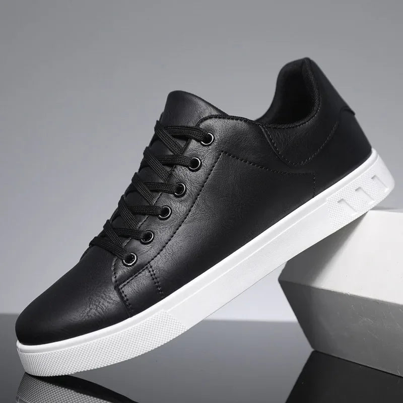 Herren-Sneaker aus Kunstleder mit niedrigem Schaft und Schnürung | Klassische braune, lässige Straßenschuhe für jeden Tag | Smart-Casual-Schuhe für jeden Tag