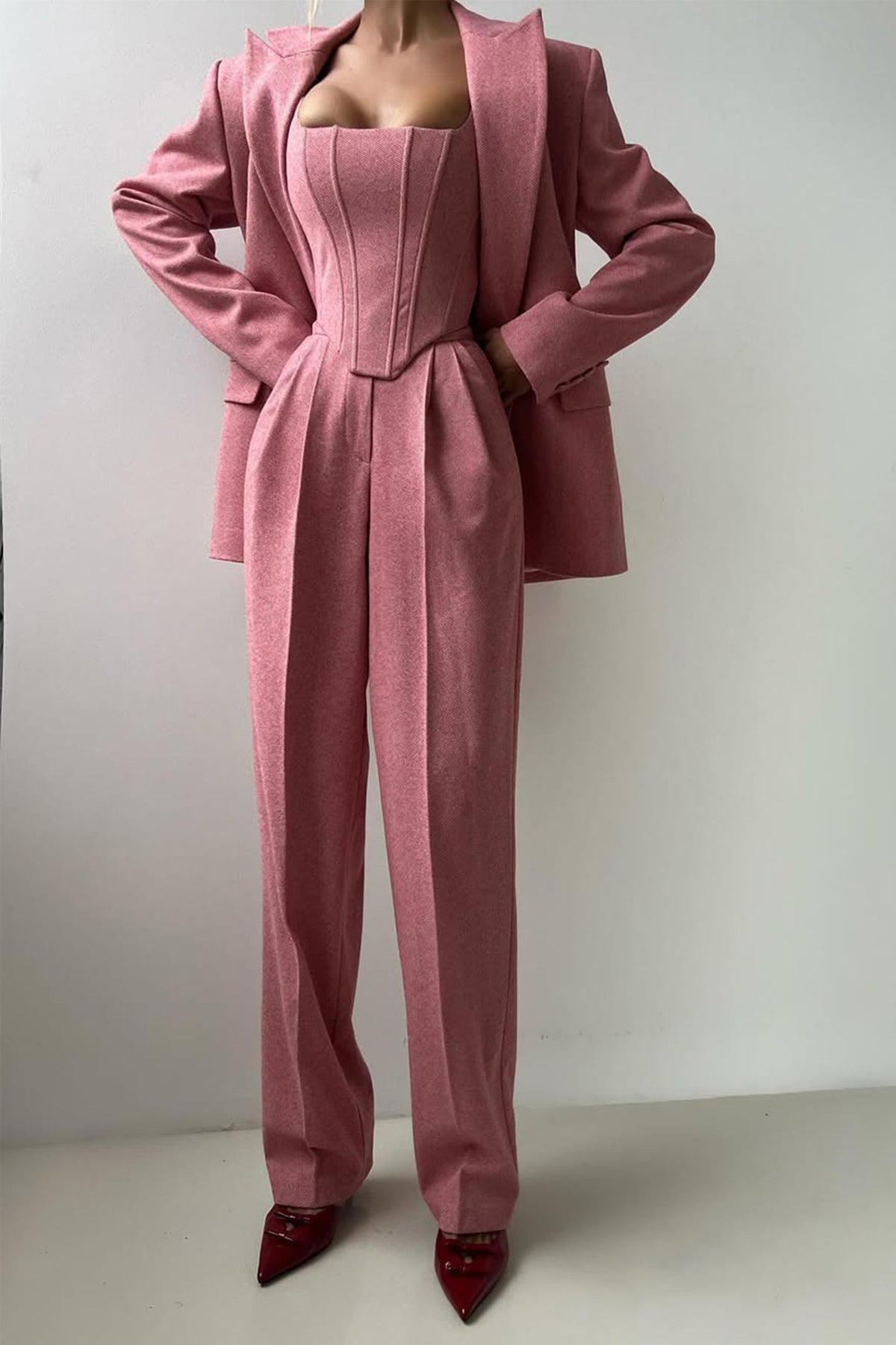 Damenanzug aus drei Teilen mit zweireihigem Blazer | Maßgeschneidertes Set aus Blazer, Weste und Hose für besondere Anlässe | Elegantes formelles Business-Casual-Outfit fürs Büro