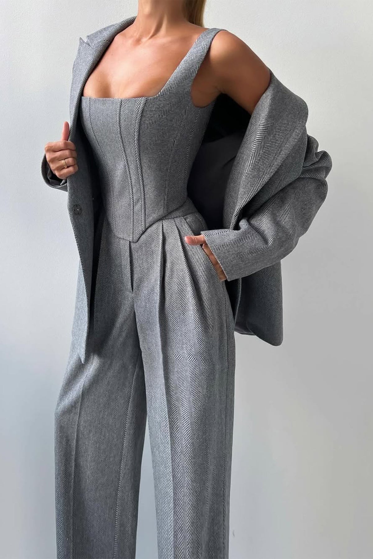 Damenanzug aus drei Teilen mit zweireihigem Blazer | Maßgeschneidertes Set aus Blazer, Weste und Hose für besondere Anlässe | Elegantes formelles Business-Casual-Outfit fürs Büro