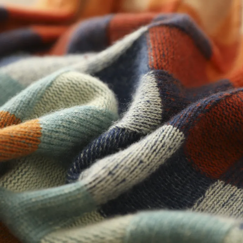 Patchwork Rullekrave Pullover Dame – Blød Striktrøje med Mønster