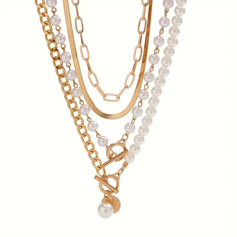 Damen-Set aus Perlen- und goldfarbenen Halsketten | 4-teiliges Set mit Schlangenkette, Perle und Knebelverschluss-Anhänger | Lässiger Alltagsschmuck zum Ausgehen